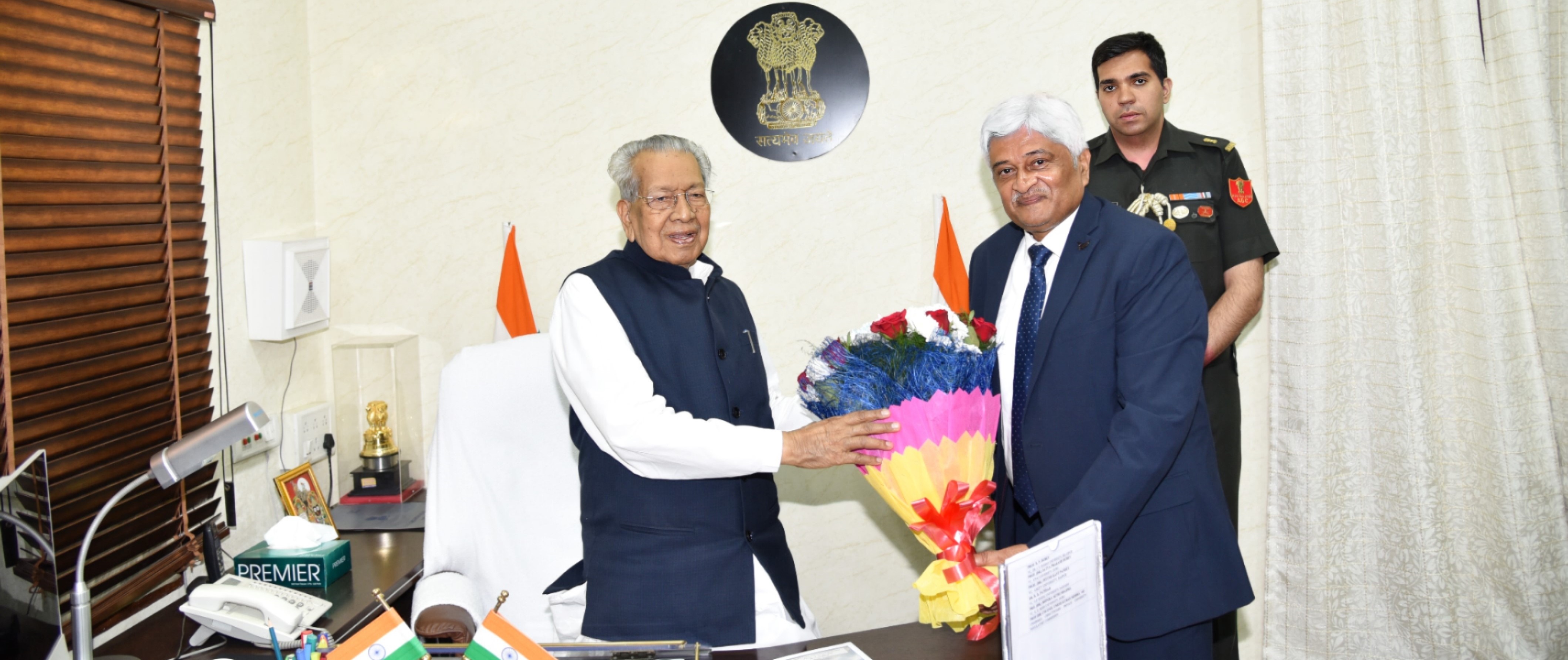 Vice Chancellor greeting Hon’ble Governor Shri Biswa Bhusan Harichandan